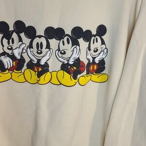 Mickey Mouse Graphic Sweatshirt Vintage